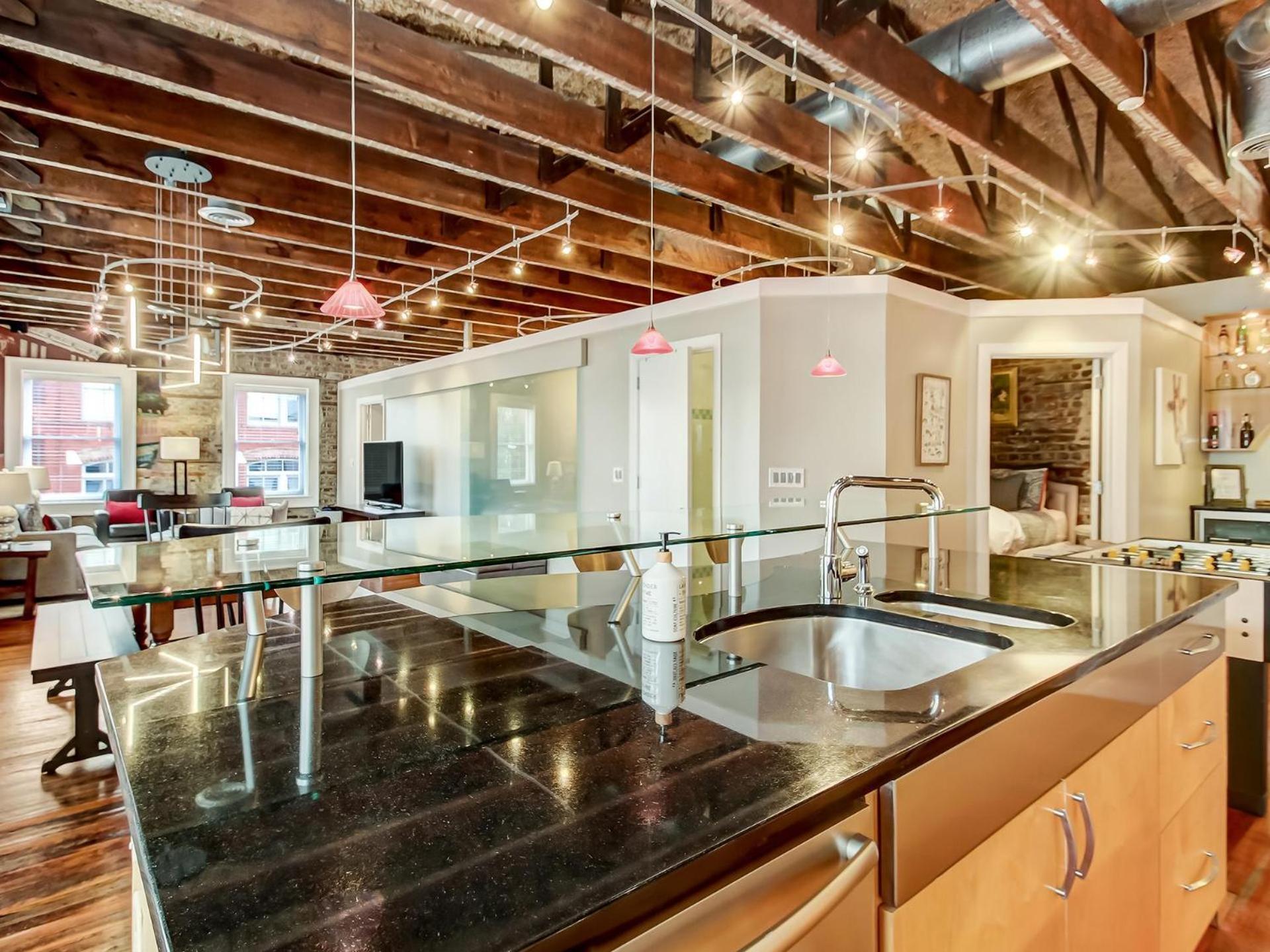 Broughton Corner Loft Lägenhet Savannah Exteriör bild