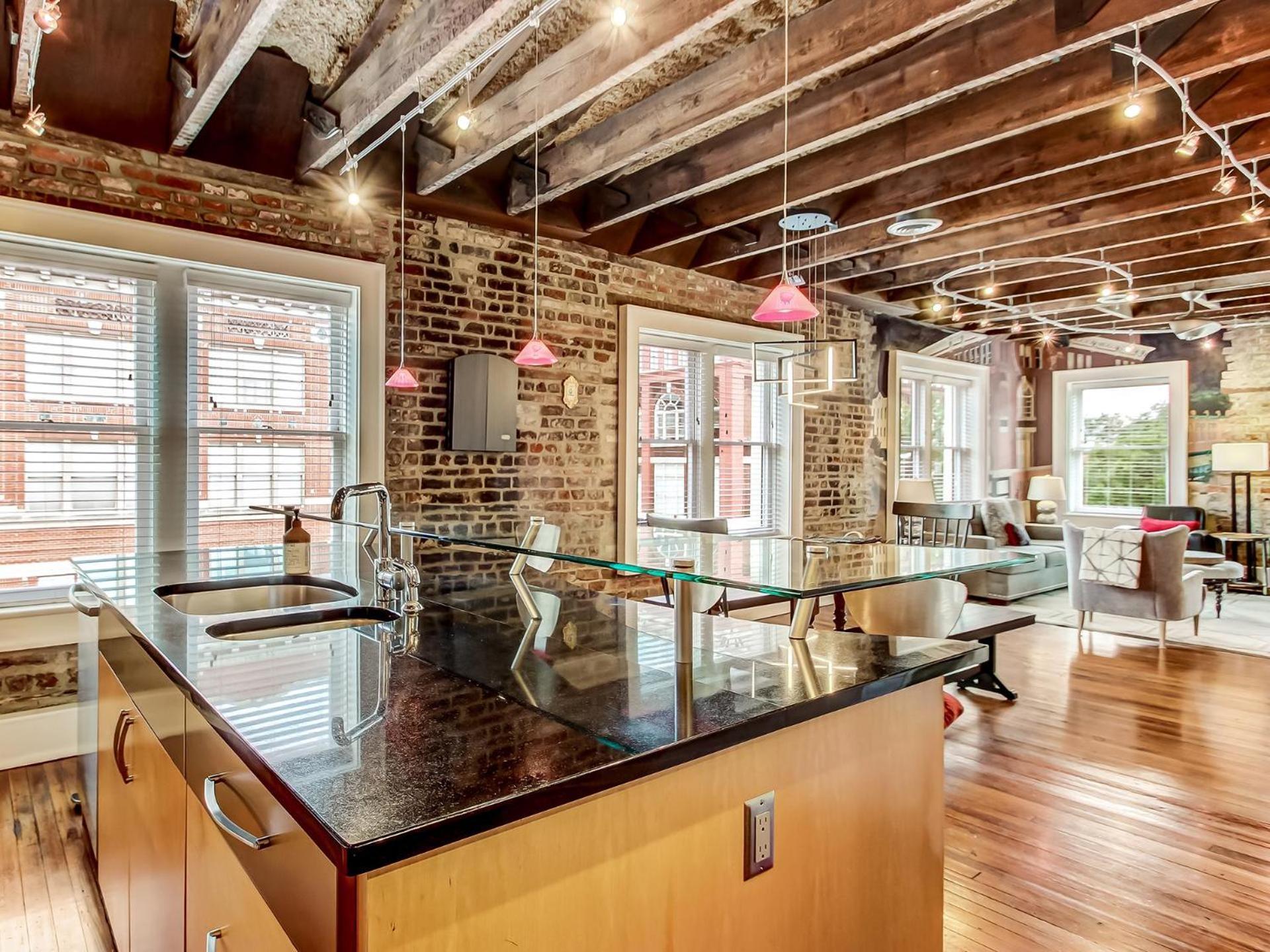 Broughton Corner Loft Lägenhet Savannah Exteriör bild